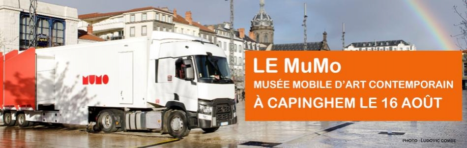 Le MuMo, musée mobile d'art contemporain, à Capinghem le 16 août 2022